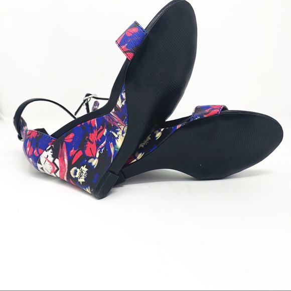 ALDO Floral Matted Wedge Sandals - Picture 3 of 8